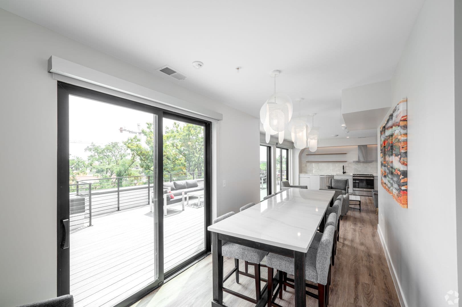 Washington Apartment: 225 Vine St NW