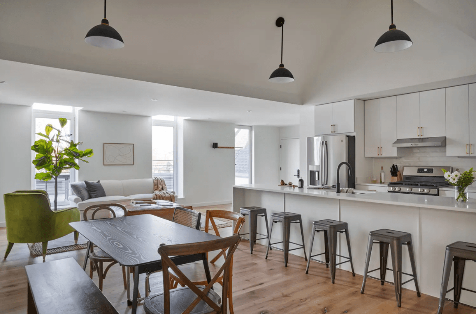 Washington Apartment: 3431 13th St NW