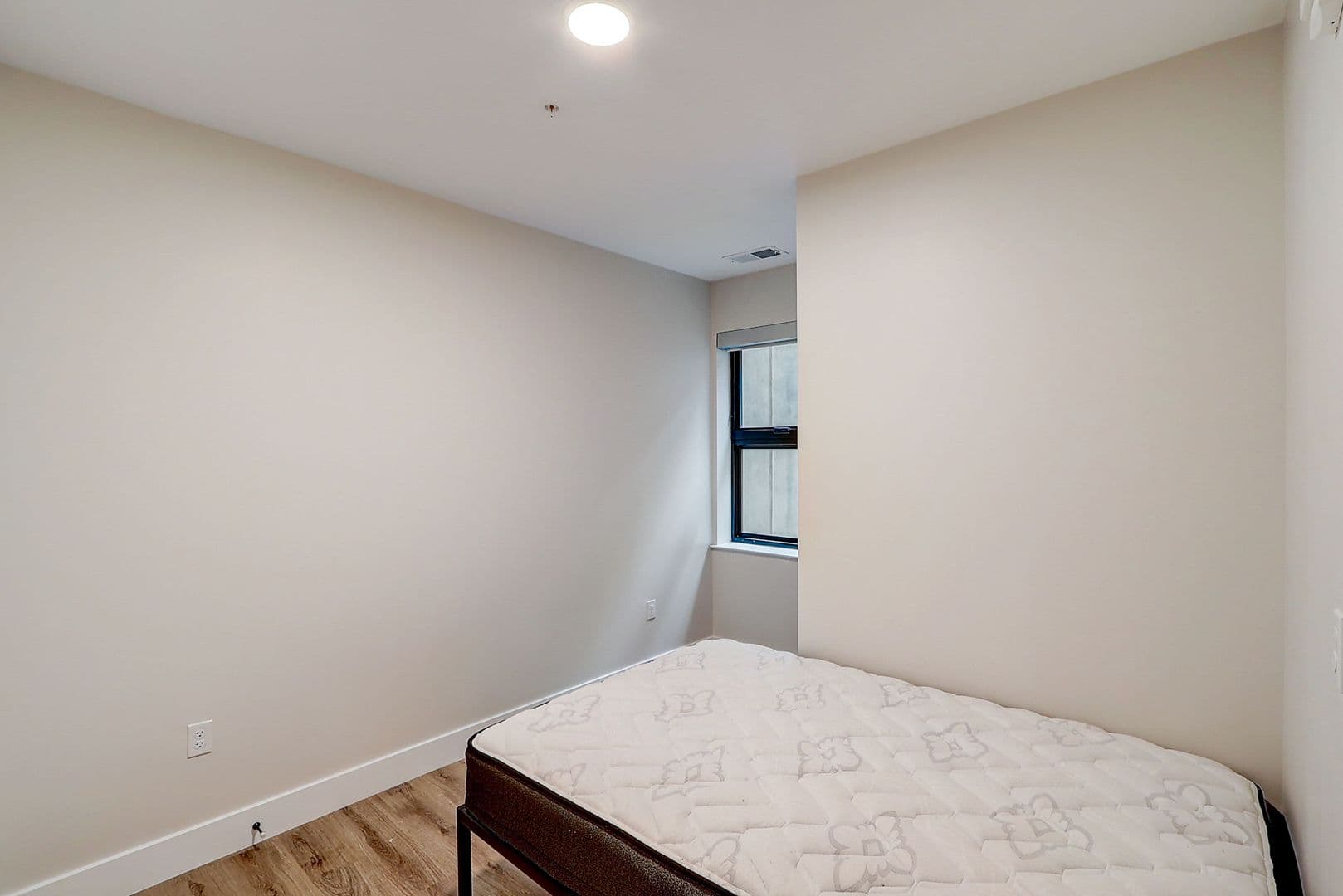 Washington Apartment: 225 Vine St NW