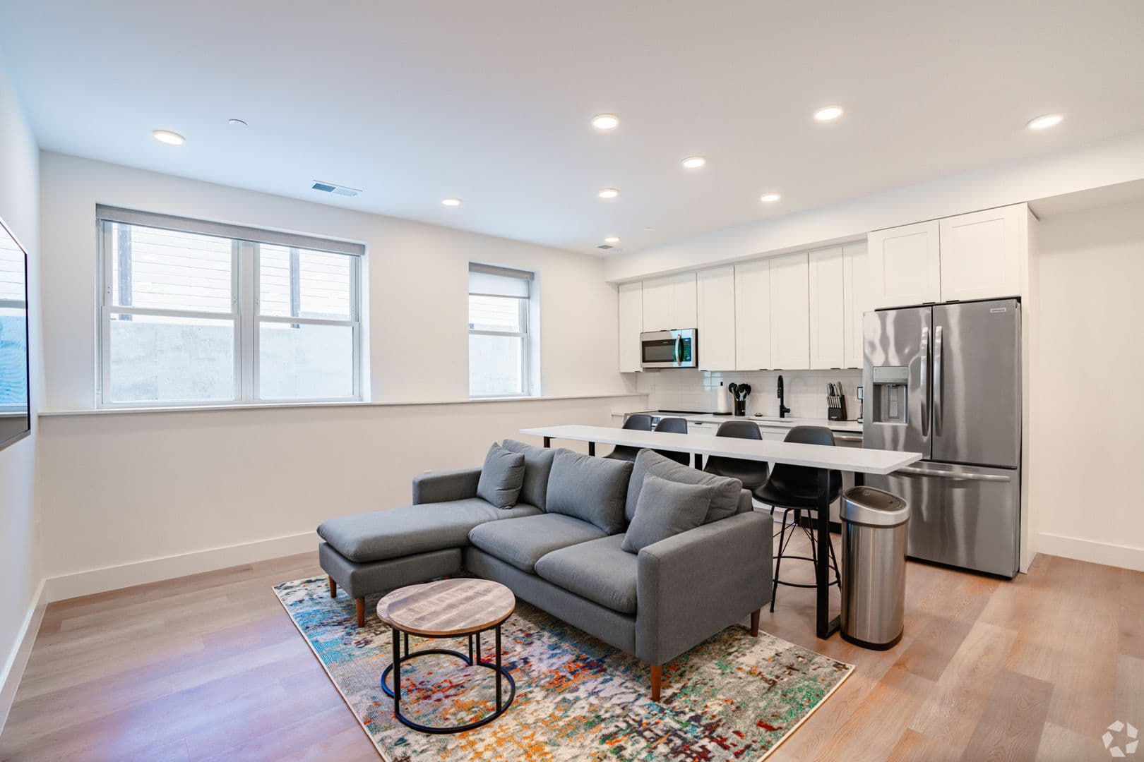Washington Apartment: 1036 Newton St NE