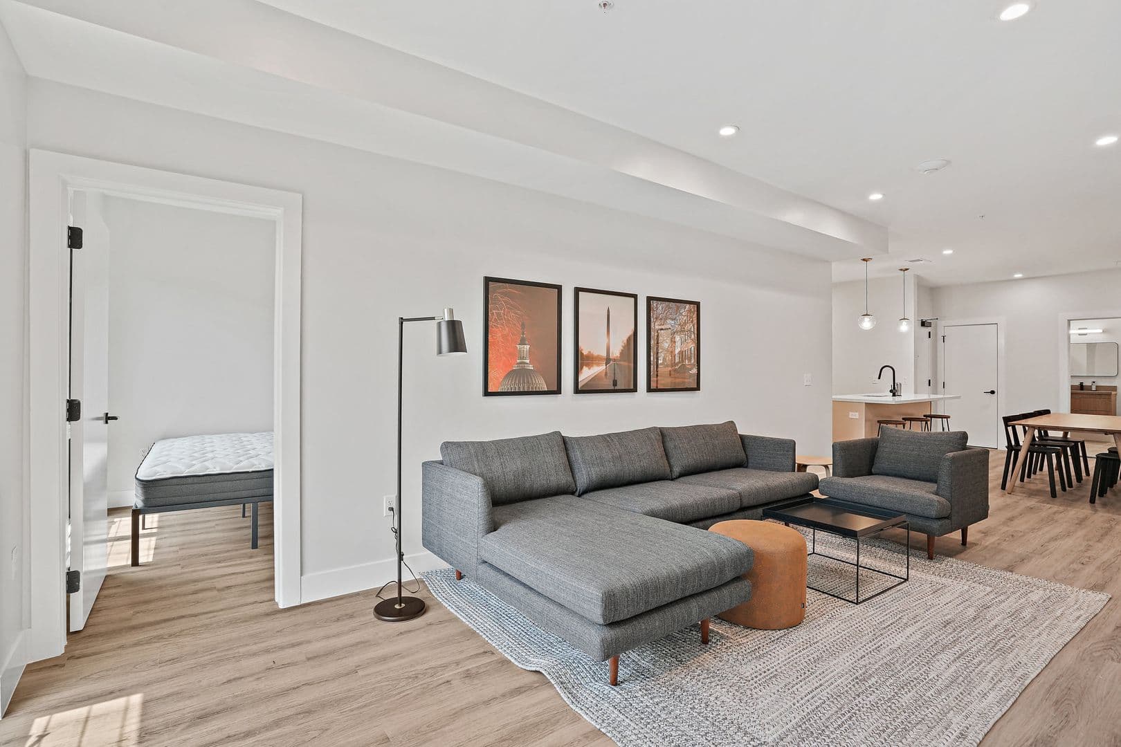 Washington Apartment: 225 Vine St NW