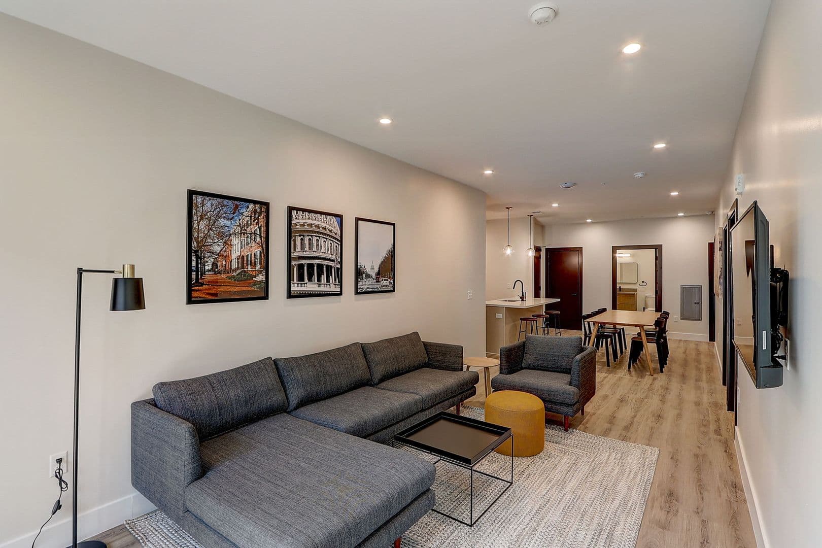 Washington Apartment: 225 Vine St NW