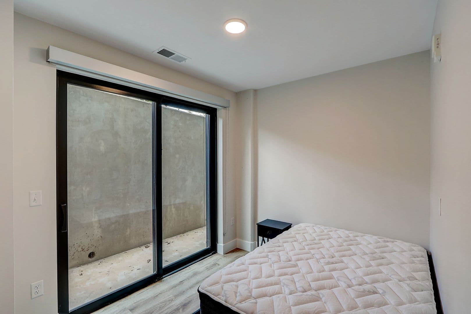 Washington Apartment: 225 Vine St NW