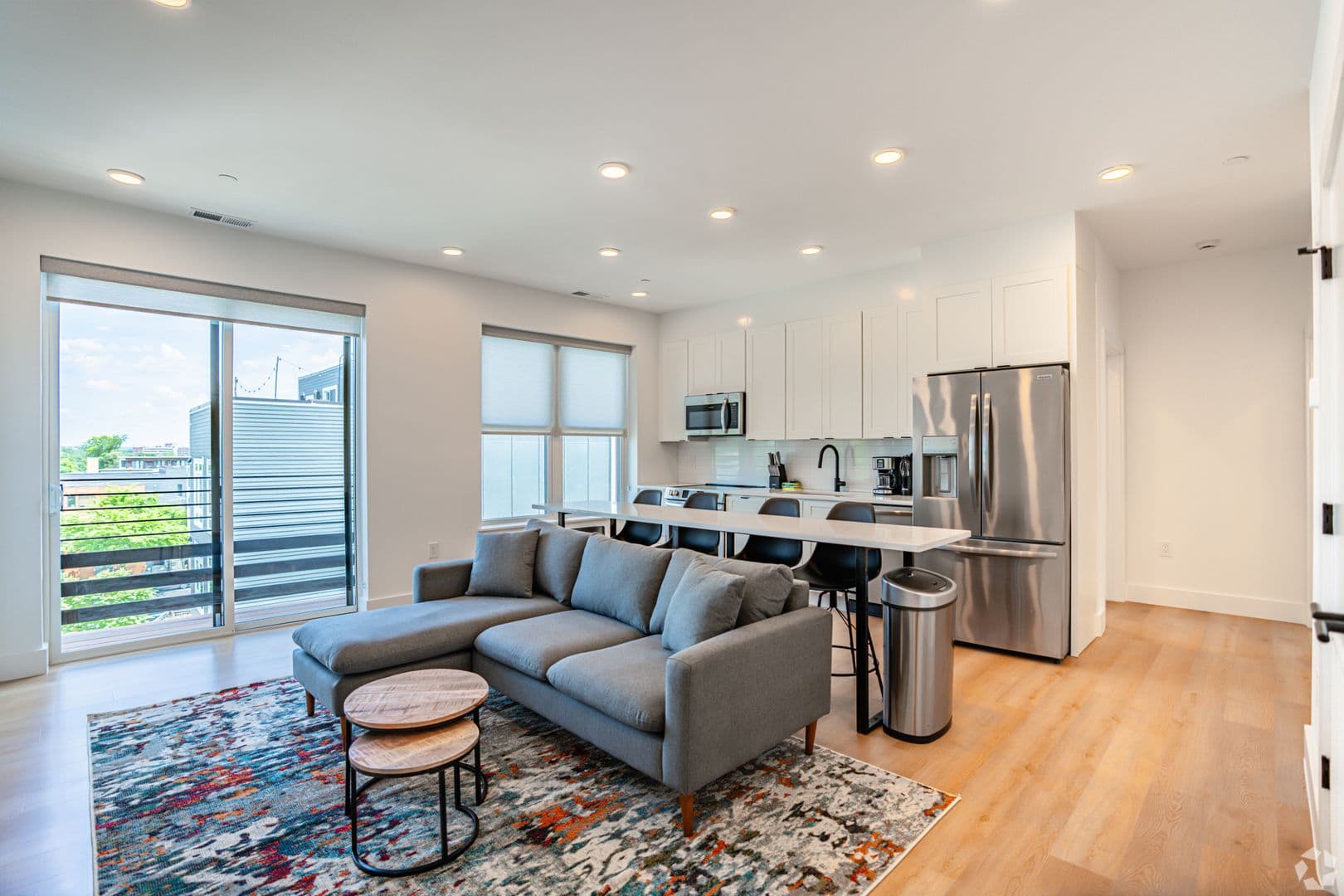 Washington Apartment: 1036 Newton St NE