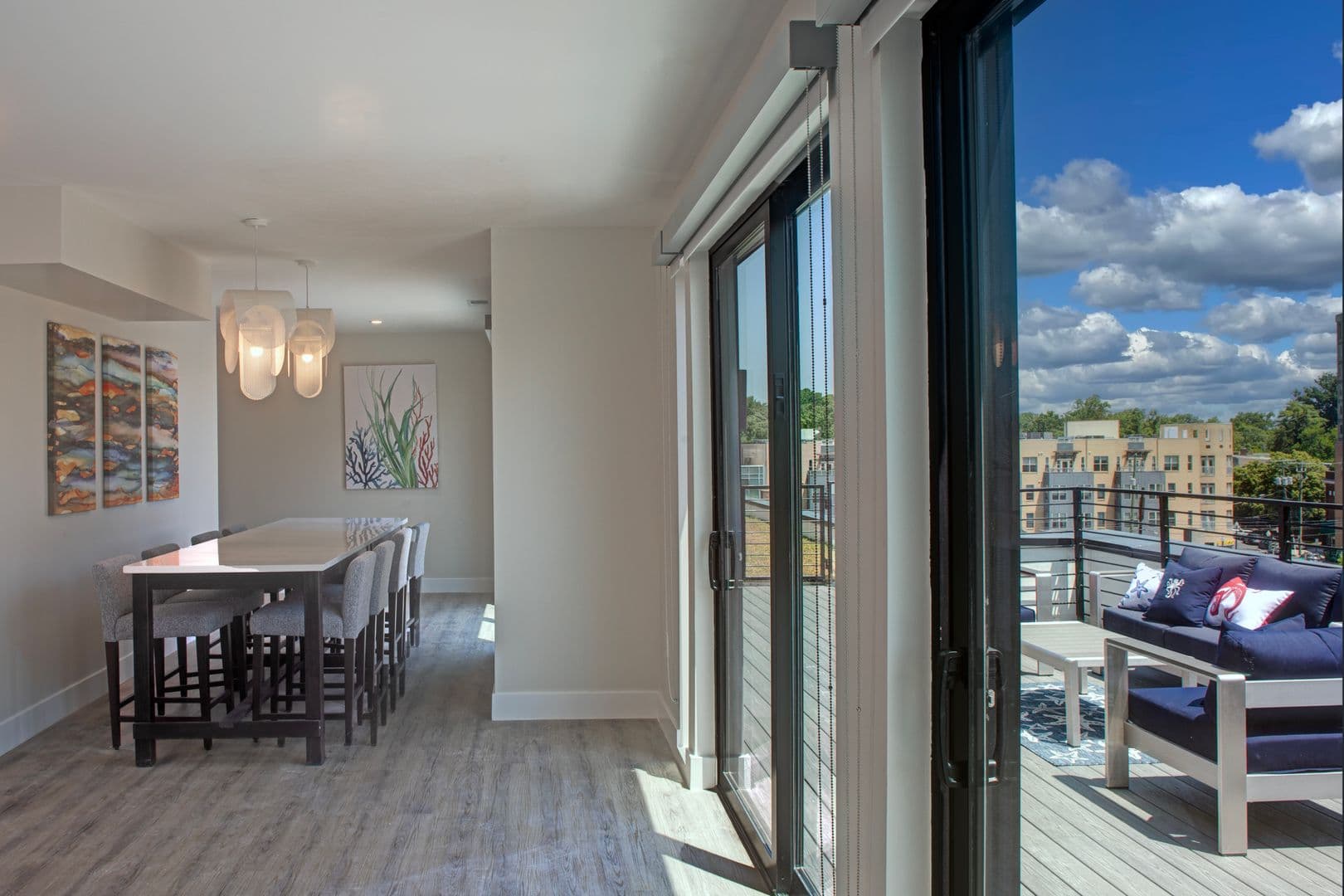 Washington Apartment: 225 Vine St NW