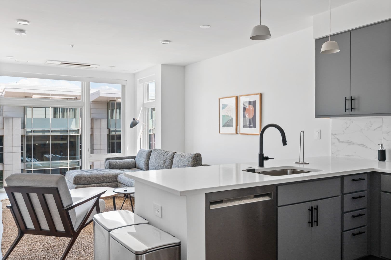 Washington Apartment: 1126 9th St NW