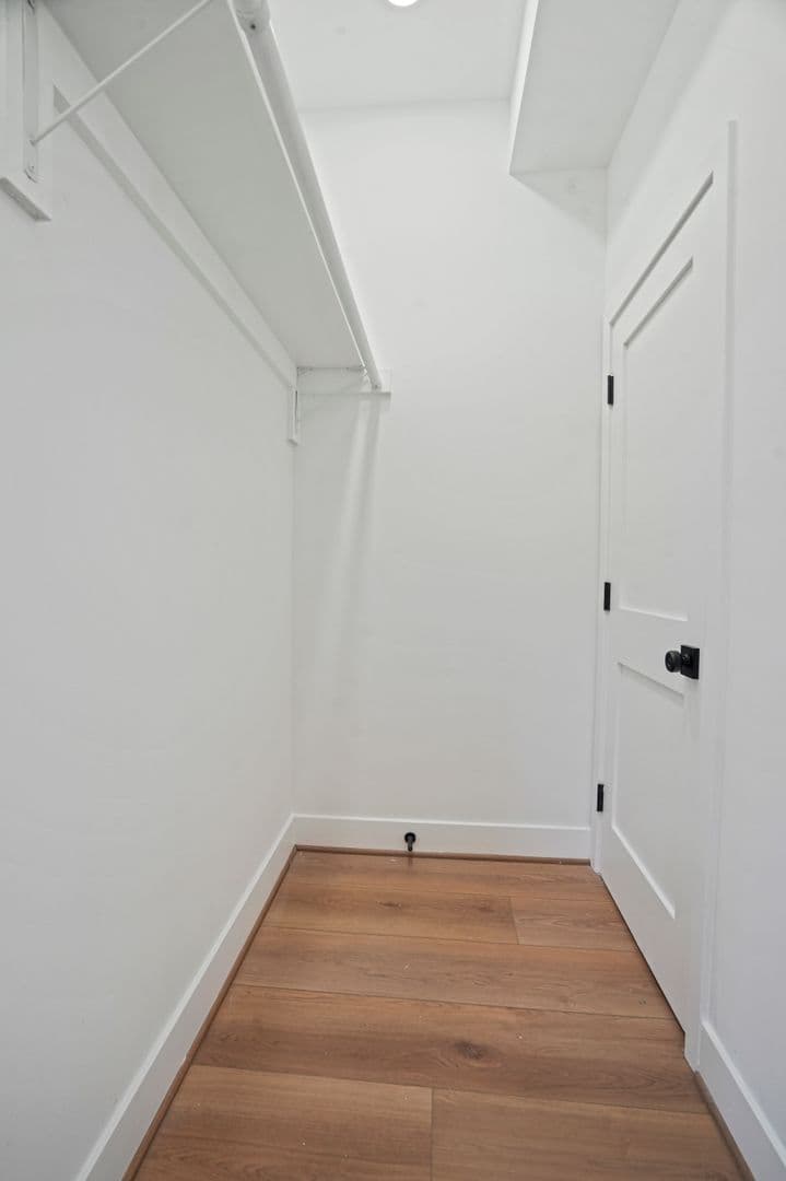 Washington Apartment: 235 F St NE