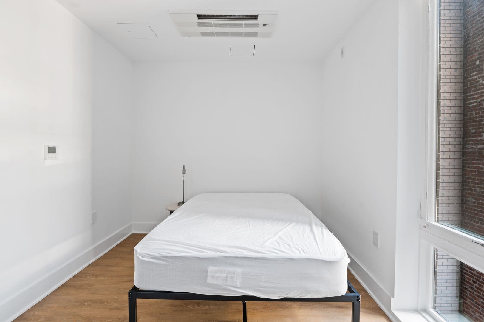 Washington Apartment: 1126 9th St NW