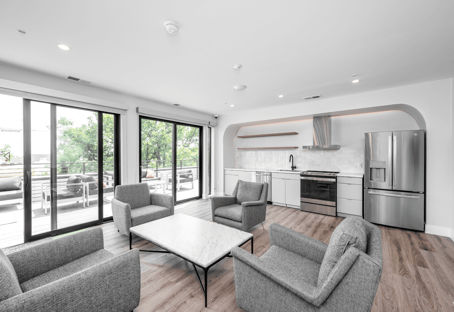 Washington Apartment: 225 Vine St NW
