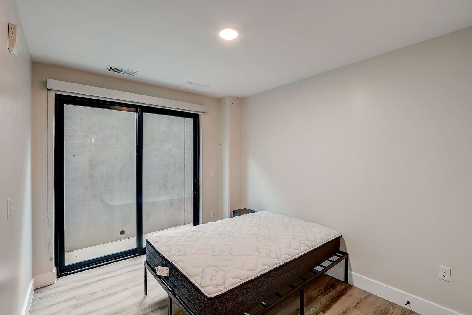 Washington Apartment: 225 Vine St NW