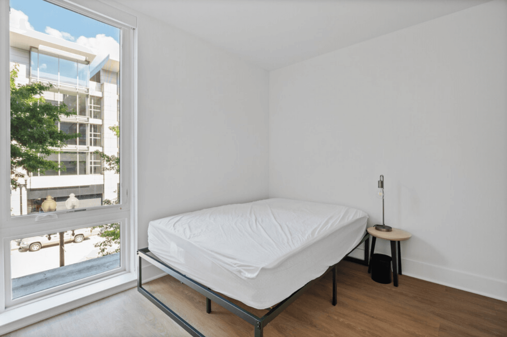 Washington Apartment: 1126 9th St NW