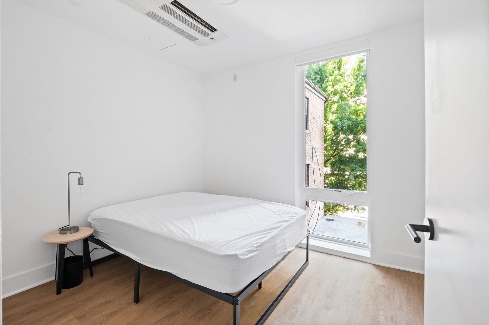 Washington Apartment: 1126 9th St NW