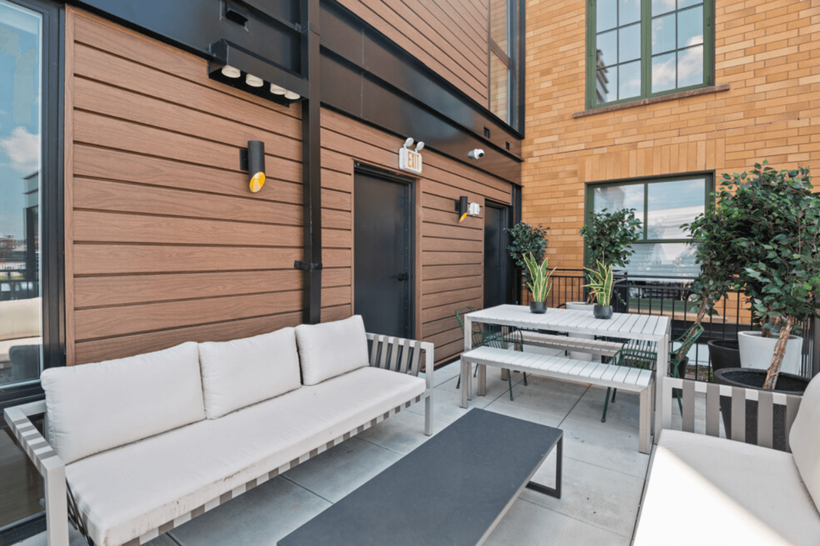 Washington Apartment: 1126 9th St NW