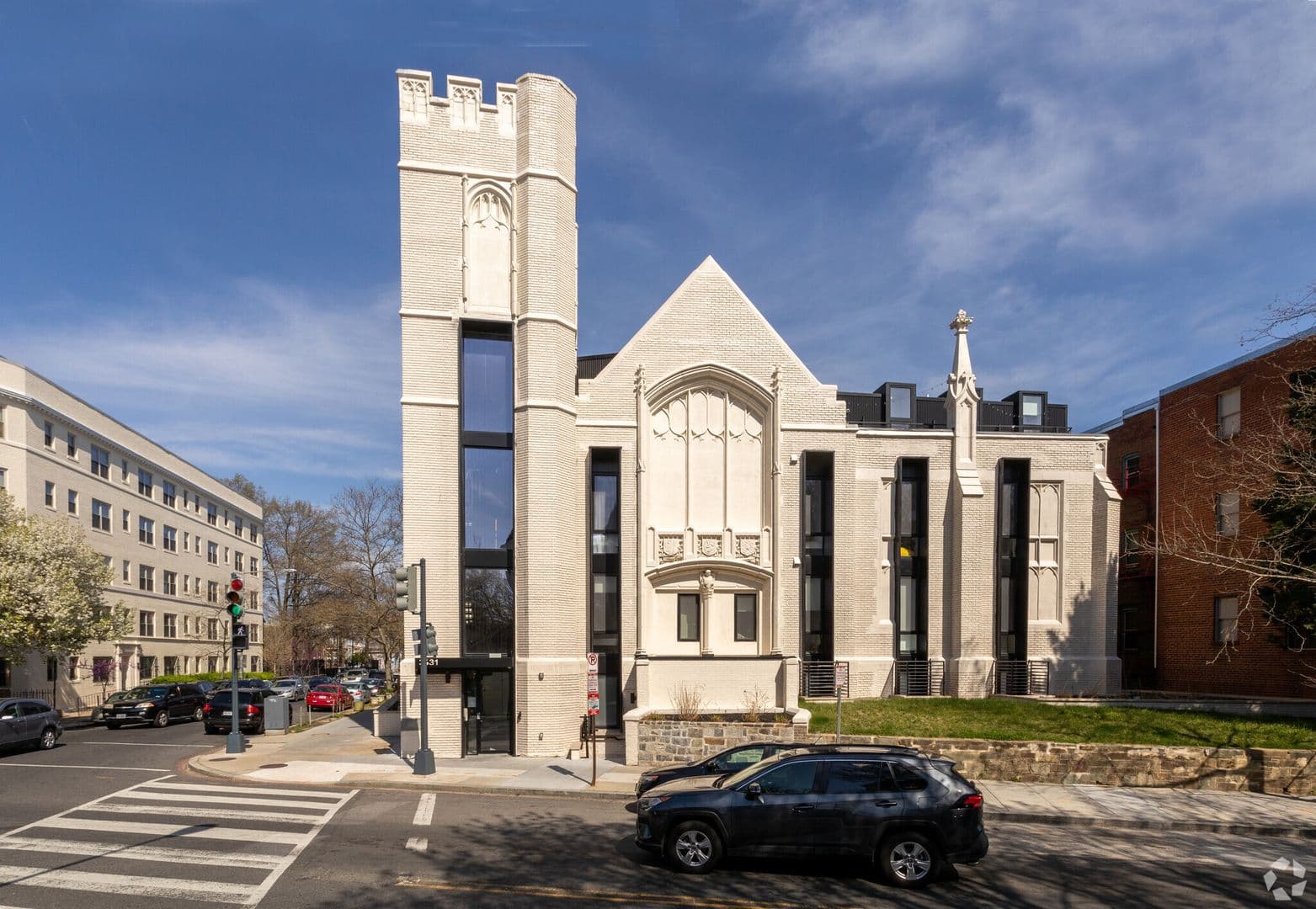 Washington Apartment: 3431 13th St NW