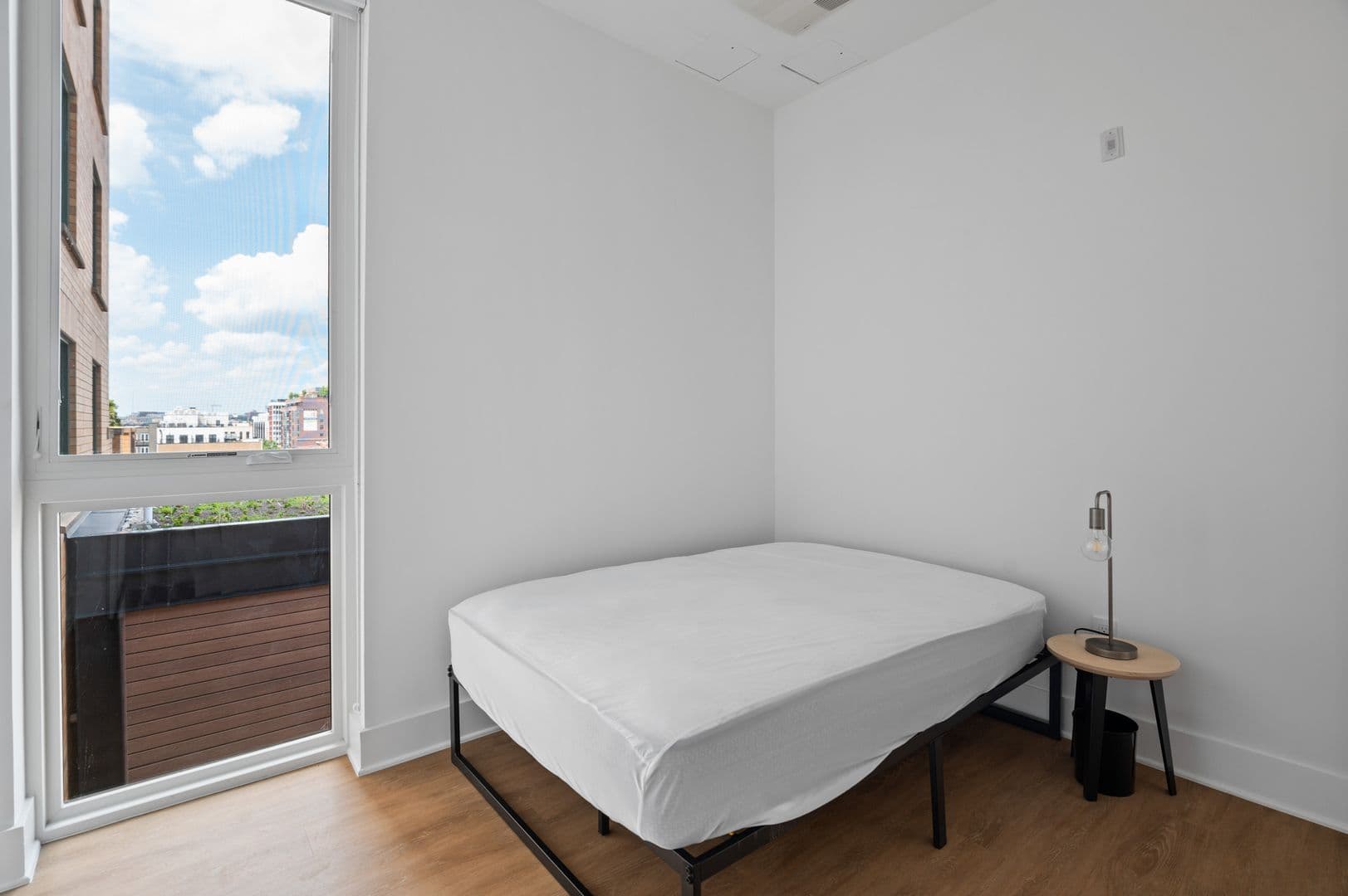 Washington Apartment: 1126 9th St NW
