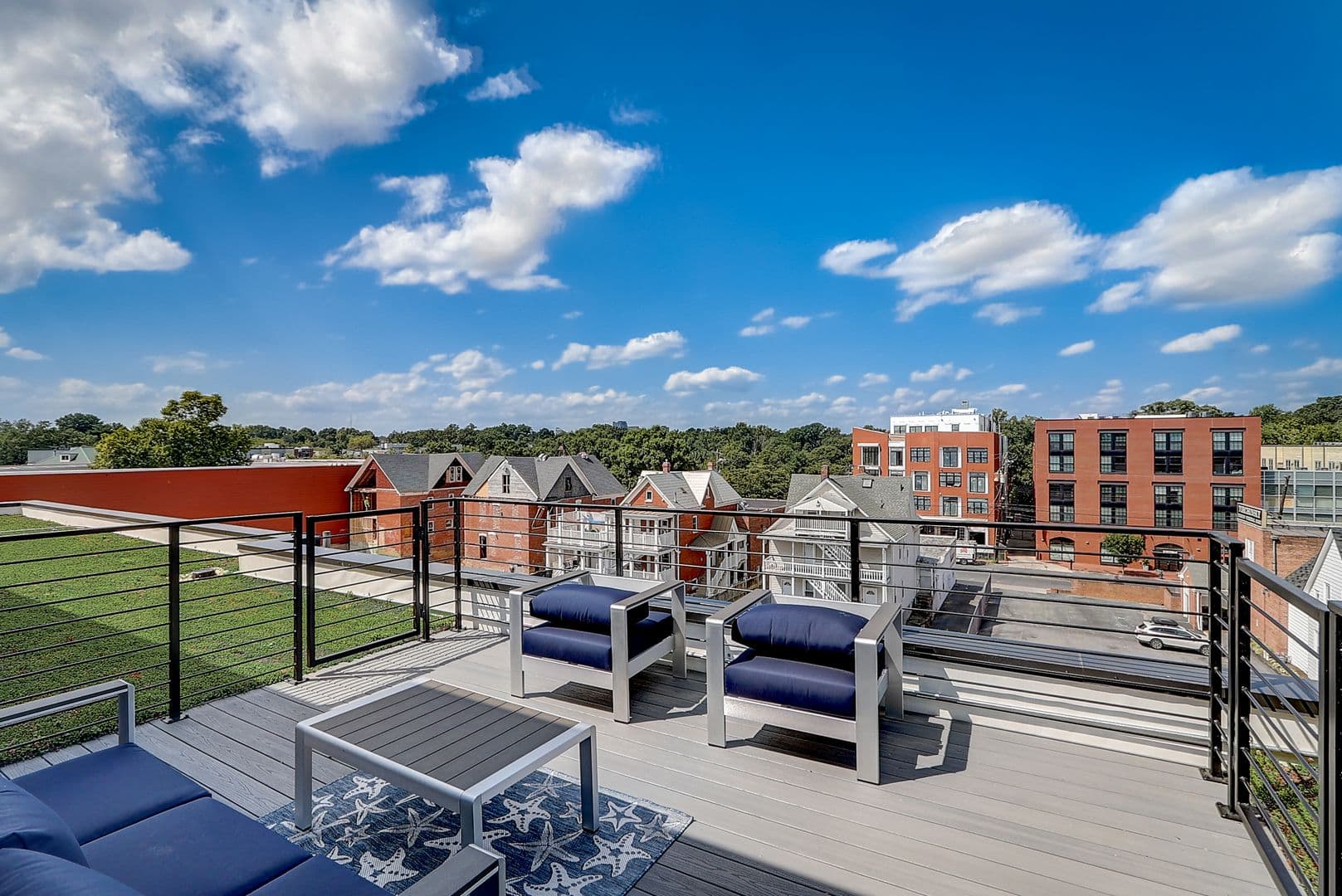 Washington Apartment: 225 Vine St NW