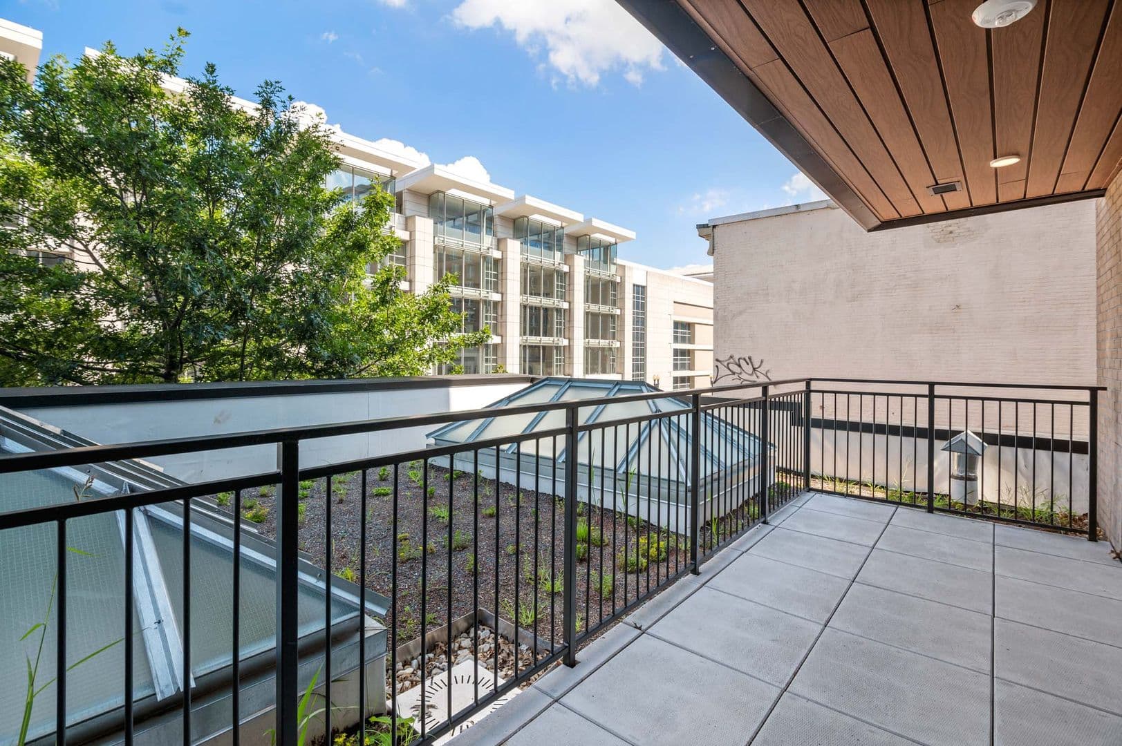 Washington Apartment: 1126 9th St NW