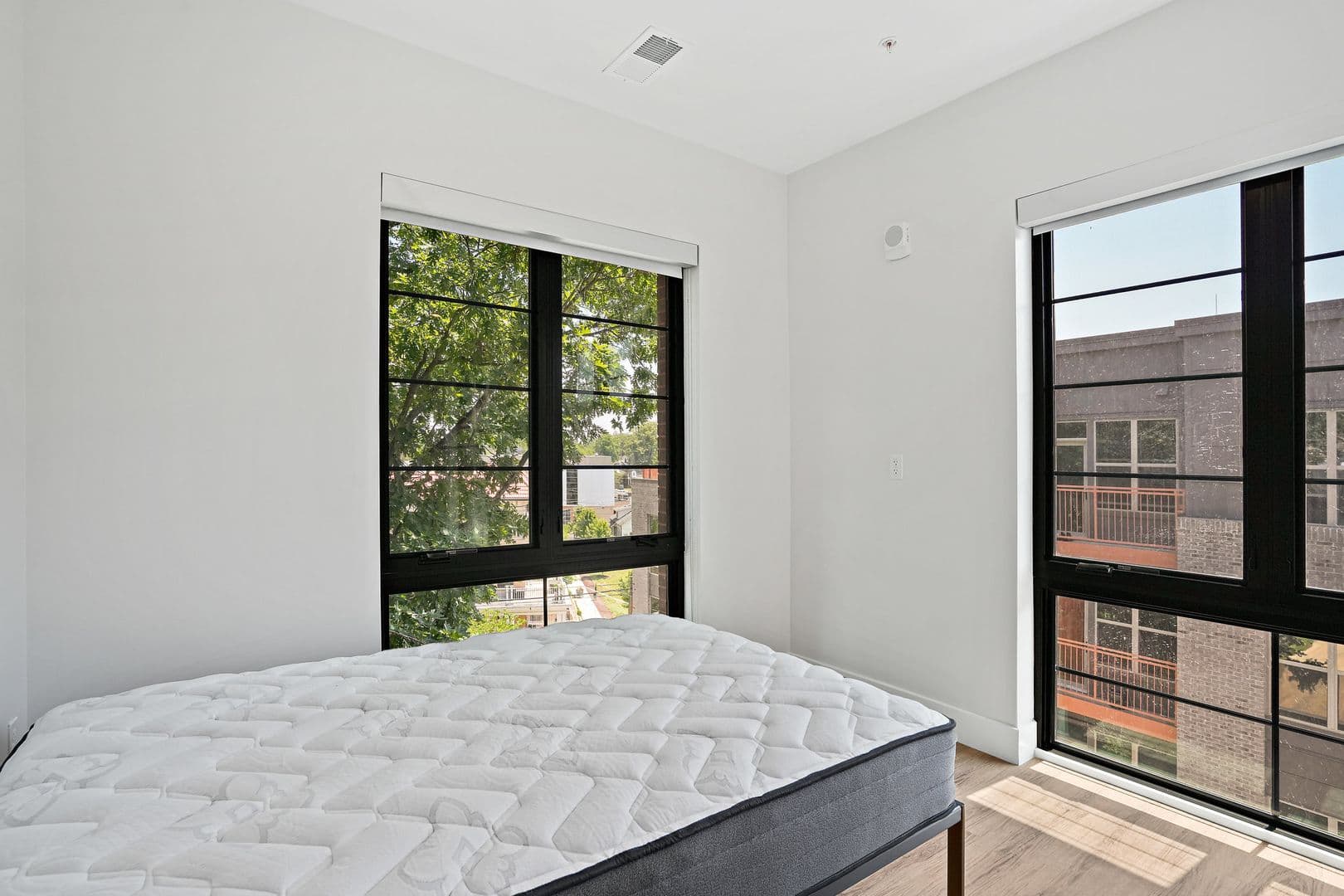 Washington Apartment: 225 Vine St NW