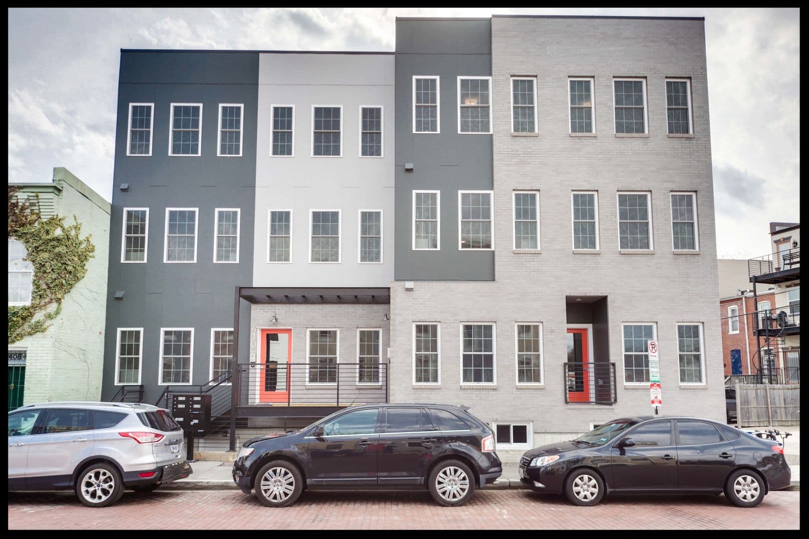 Washington Apartment: 410-412 Richardson PL NW