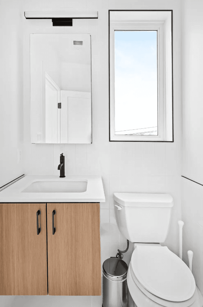 Washington Apartment: 1201 Perry St NE