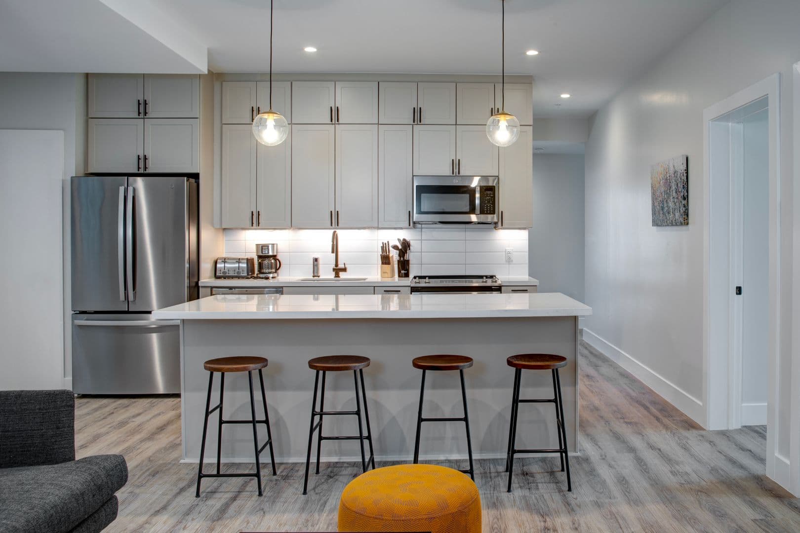 Washington Apartment: 225 Vine St NW