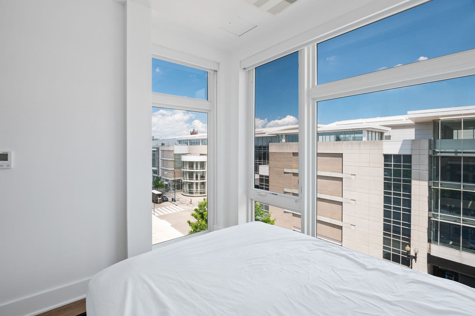 Washington Apartment: 1126 9th St NW