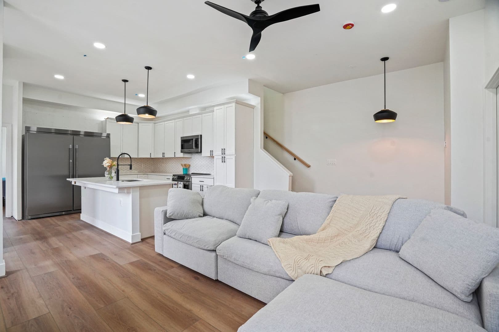 Washington Apartment: 235 F St NE