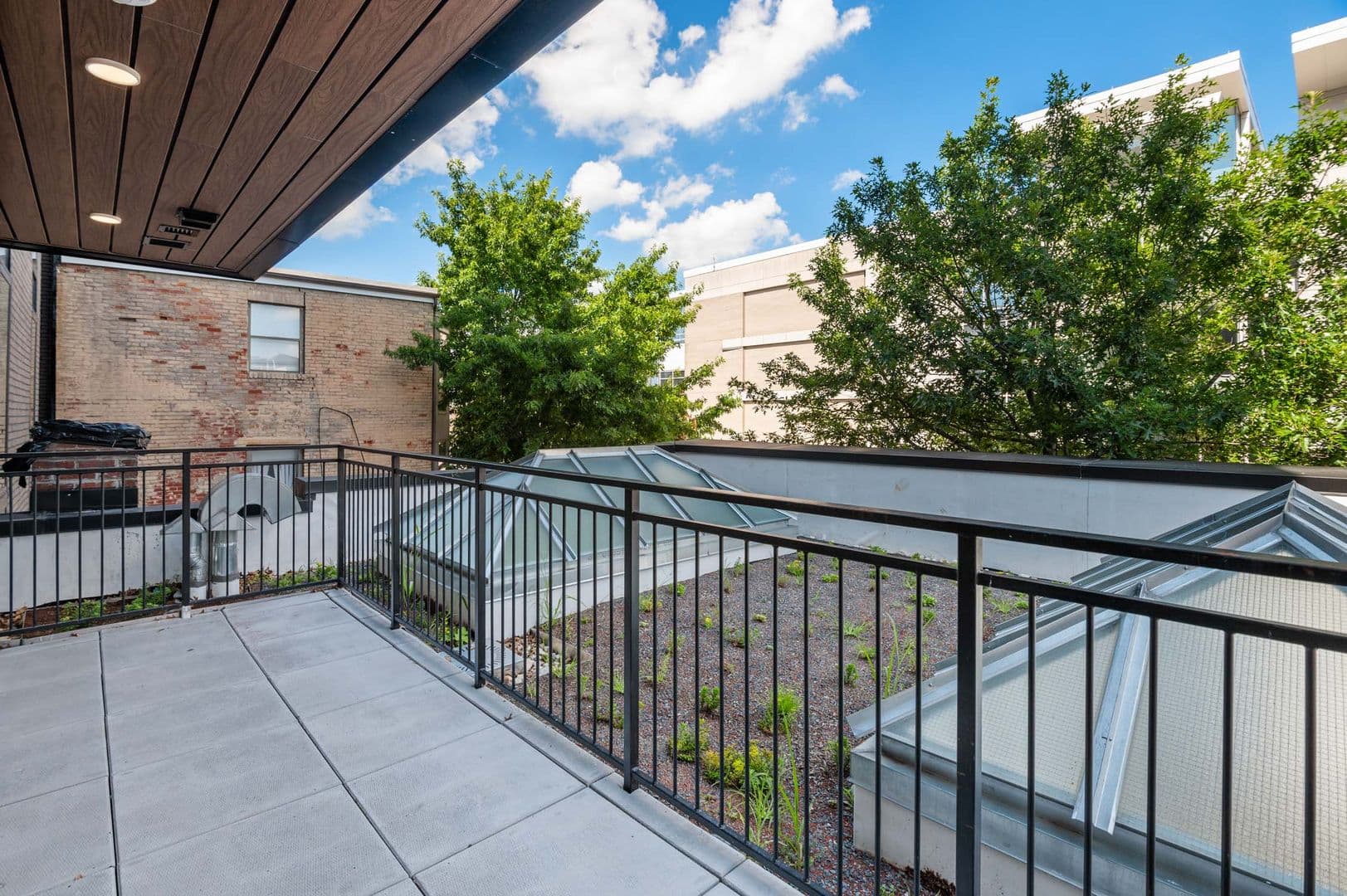 Washington Apartment: 1126 9th St NW