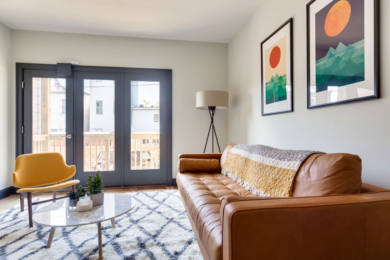 Washington Apartment: 410-412 Richardson PL NW