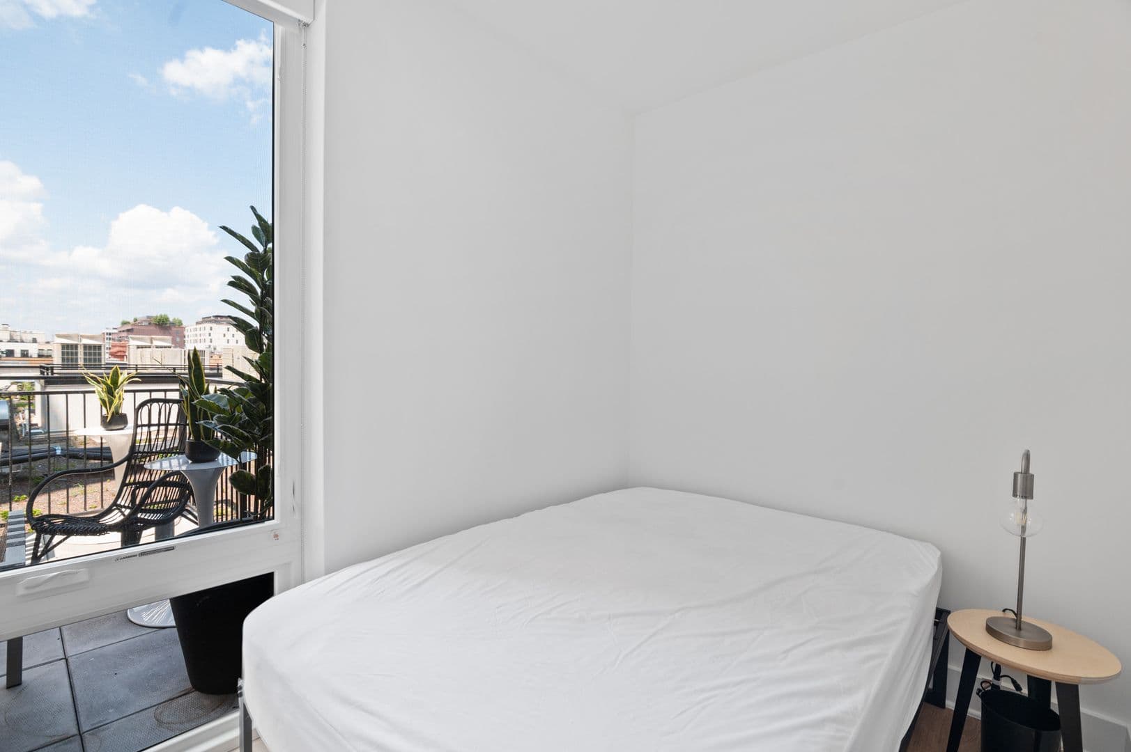 Washington Apartment: 1126 9th St NW