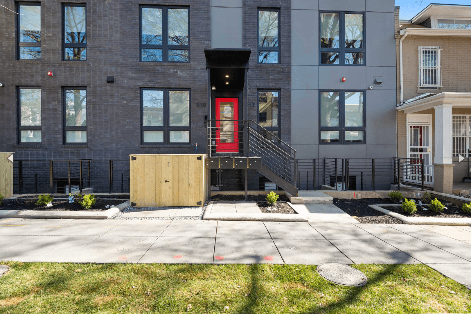 Washington Apartment: 910-912 Euclid ST NW
