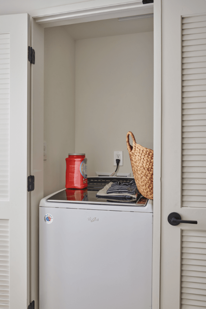 Washington Apartment: 3431 13th St NW