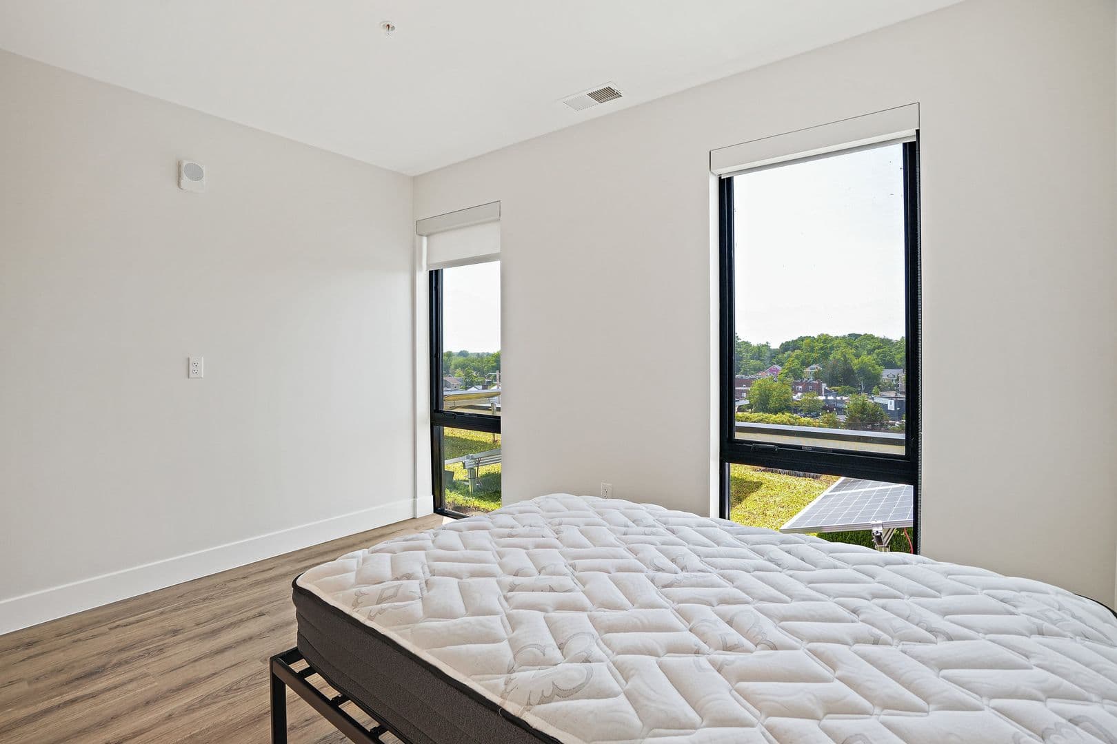 Washington Apartment: 225 Vine St NW