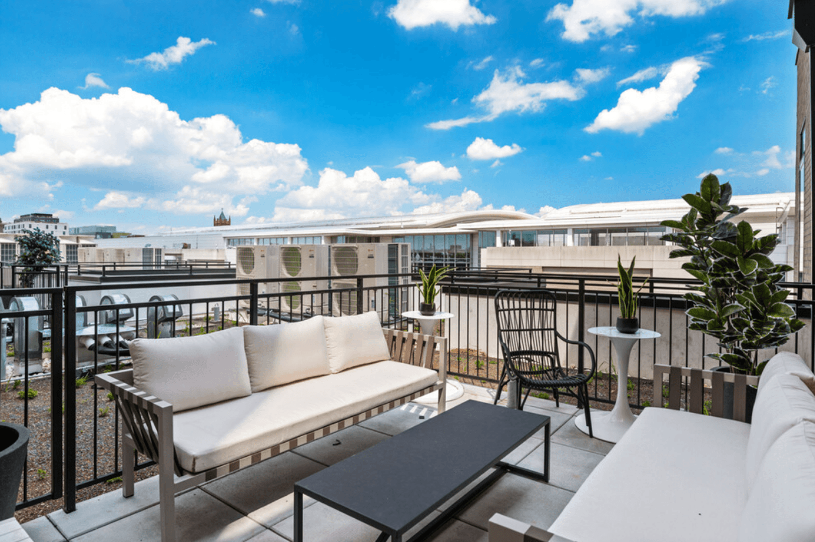 Washington Apartment: 1126 9th St NW