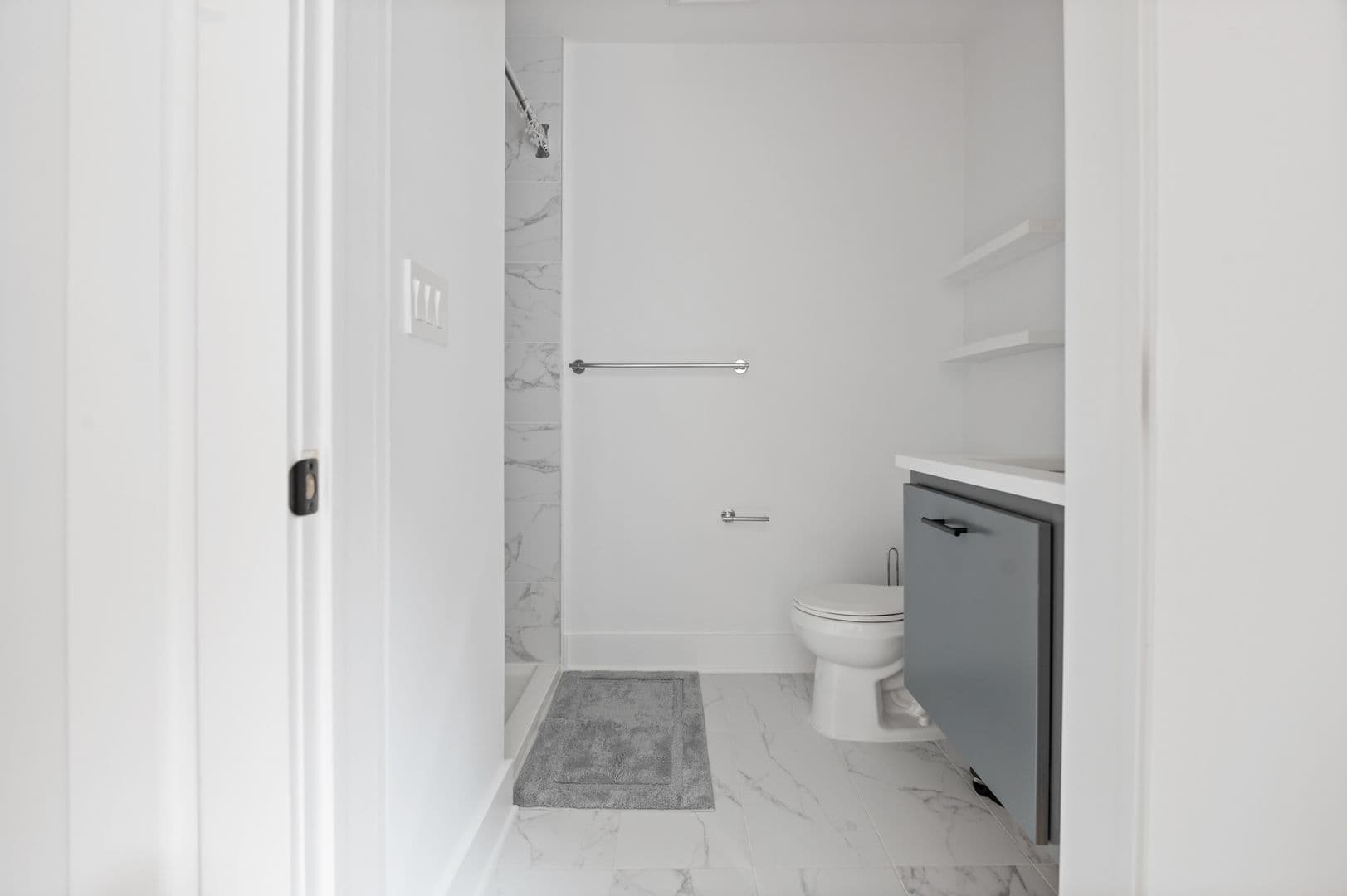 Washington Apartment: 1126 9th St NW