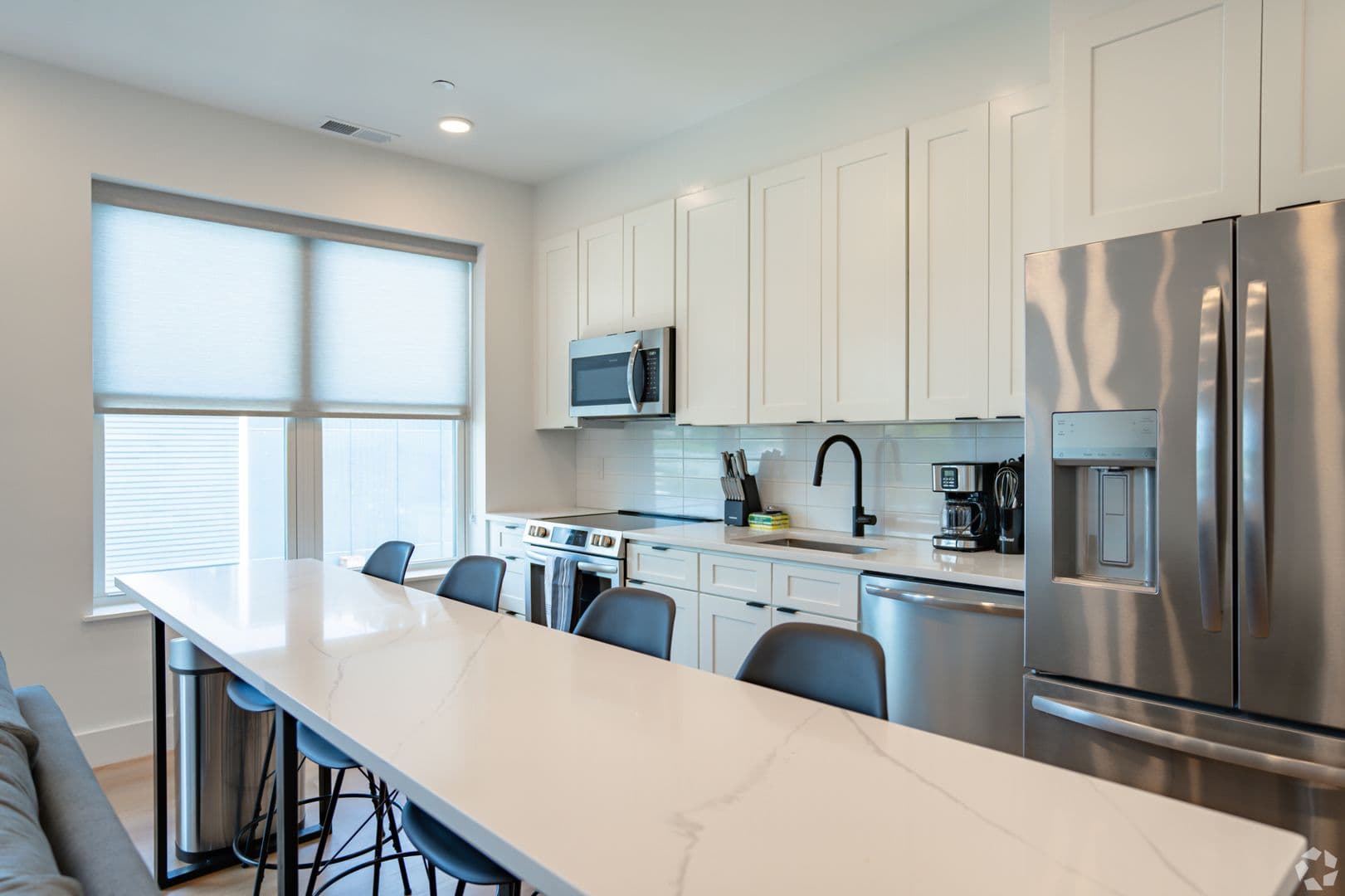 Washington Apartment: 1036 Newton St NE