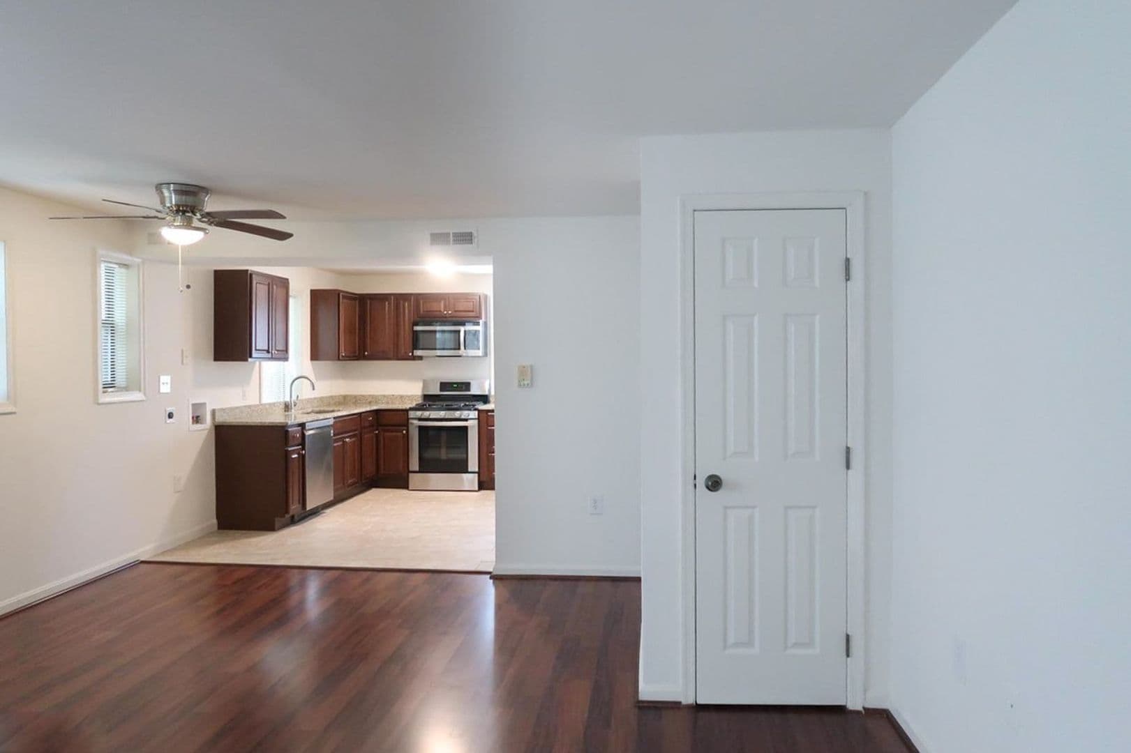 Washington Condo: 3281 15th Pl SE