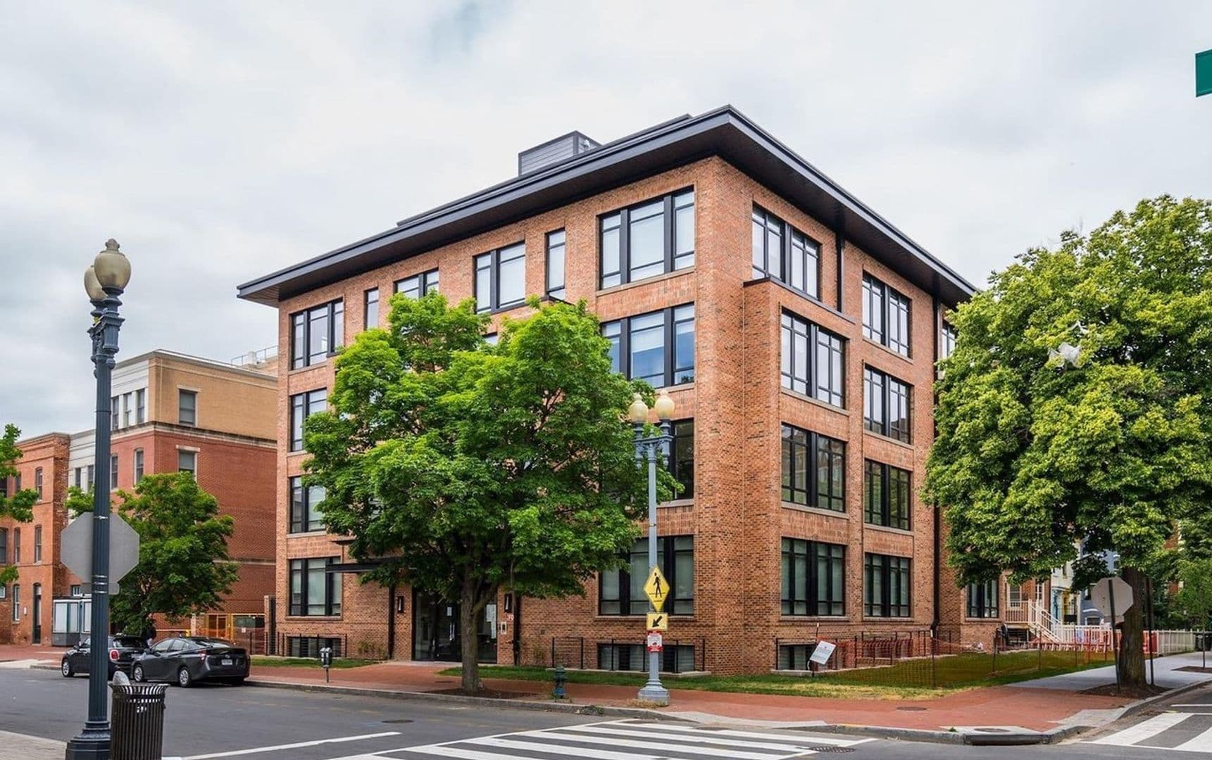 Washington Condo: 801 N St NW