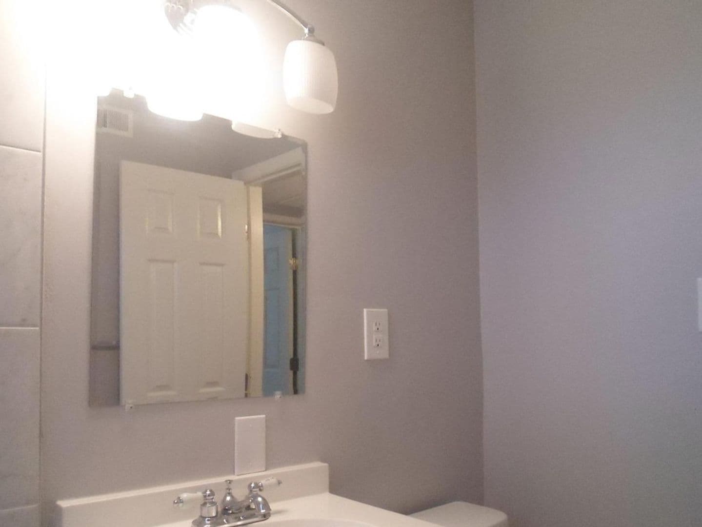 Washington Condo: 3281 15th Pl SE