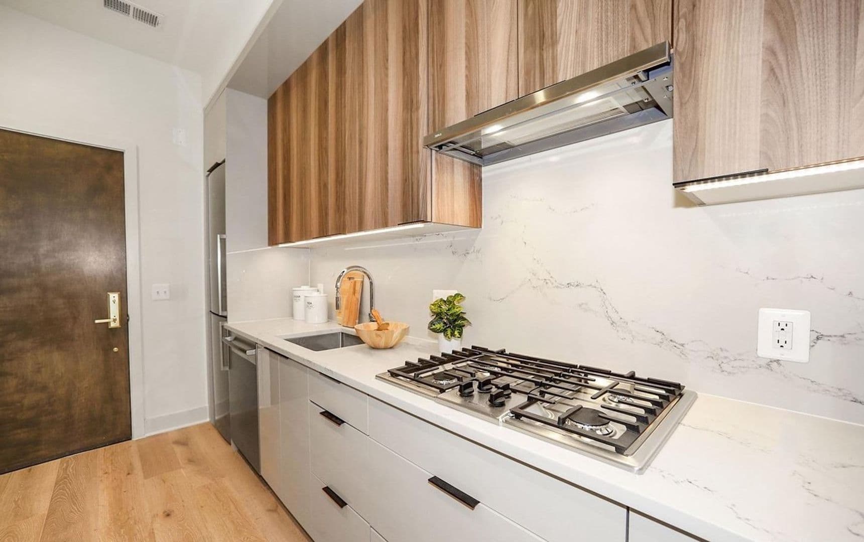 Washington Condo: 801 N St NW