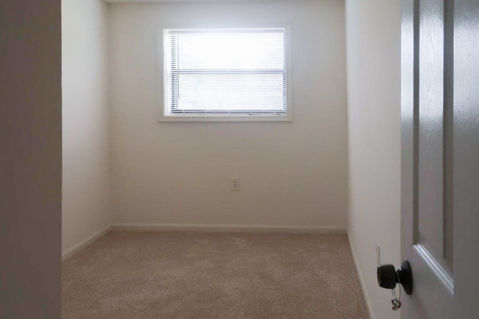Washington Condo: 3281 15th Pl SE