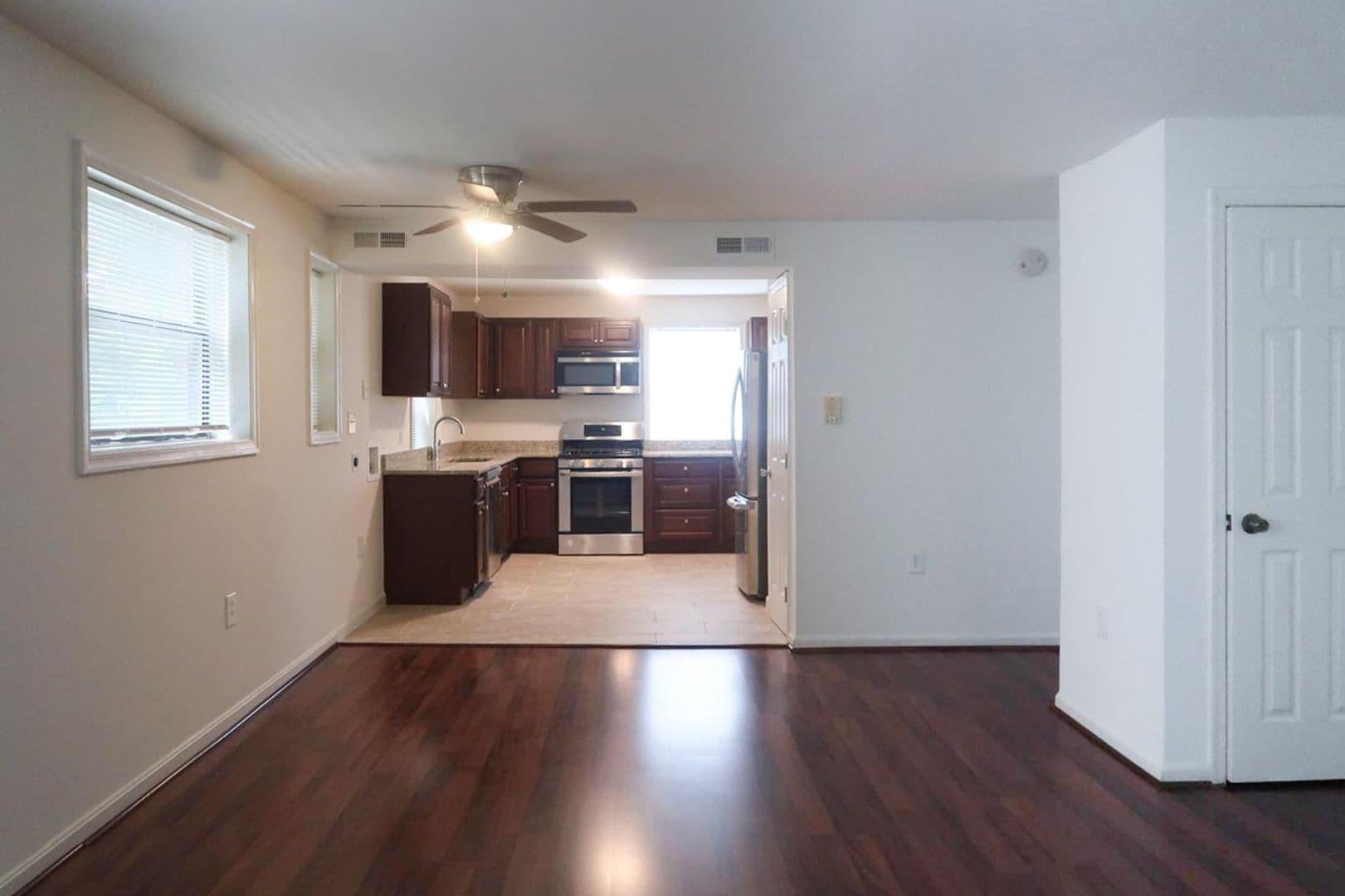 Washington Condo: 3281 15th Pl SE