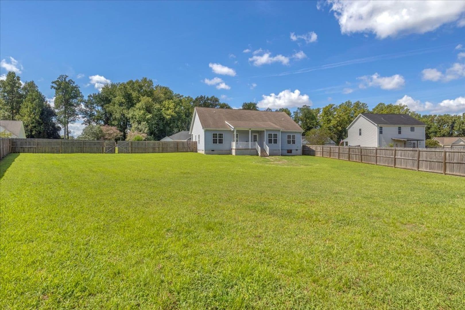 Jacksonville House: 164 Backfield Place