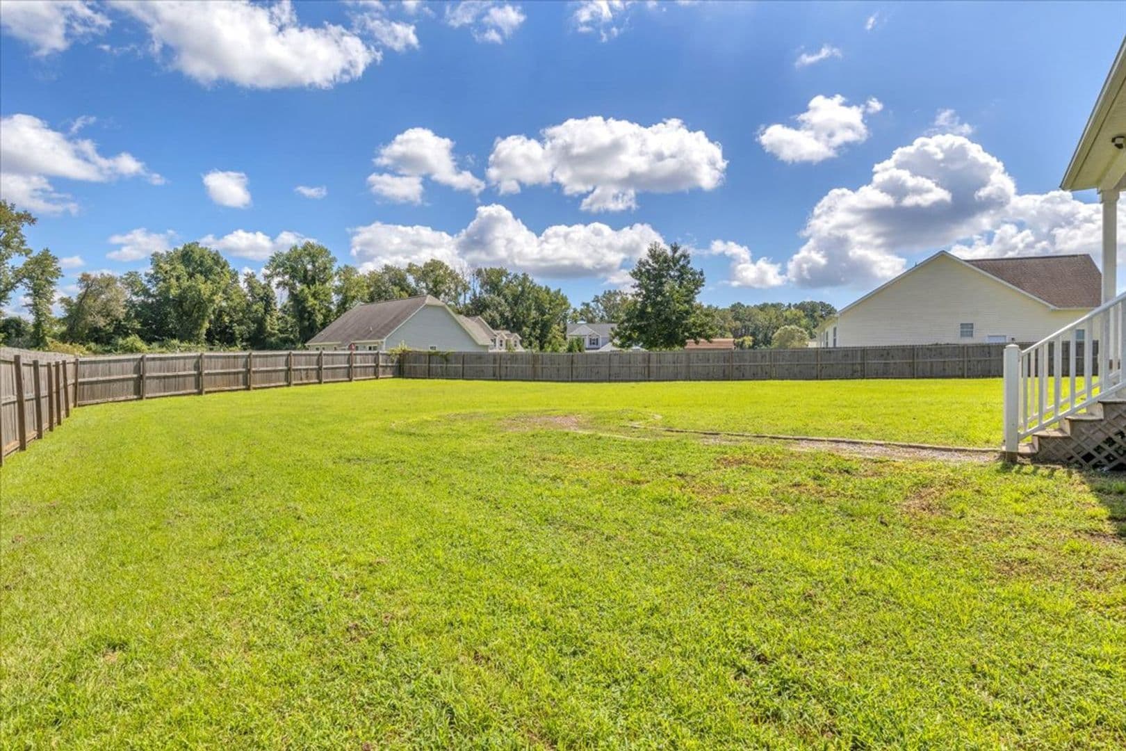 Jacksonville House: 164 Backfield Place