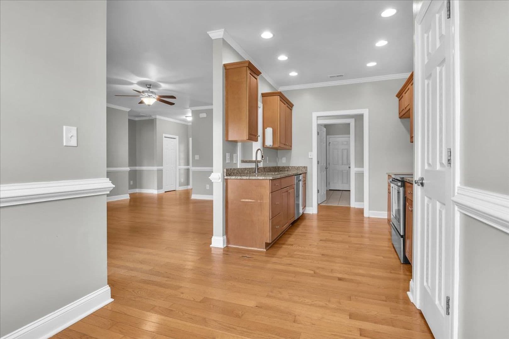 Jacksonville House: 164 Backfield Place