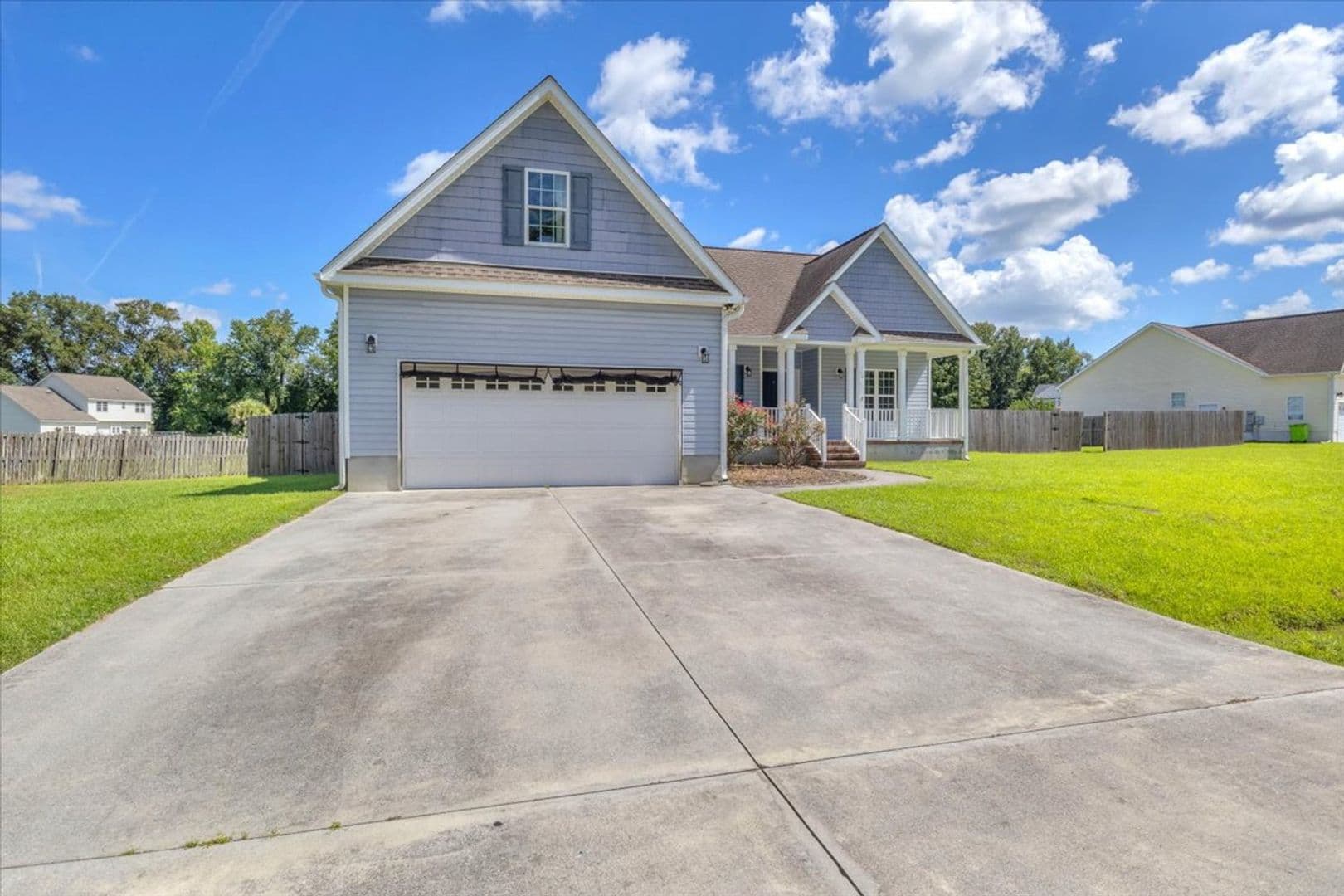 Jacksonville House: 164 Backfield Place