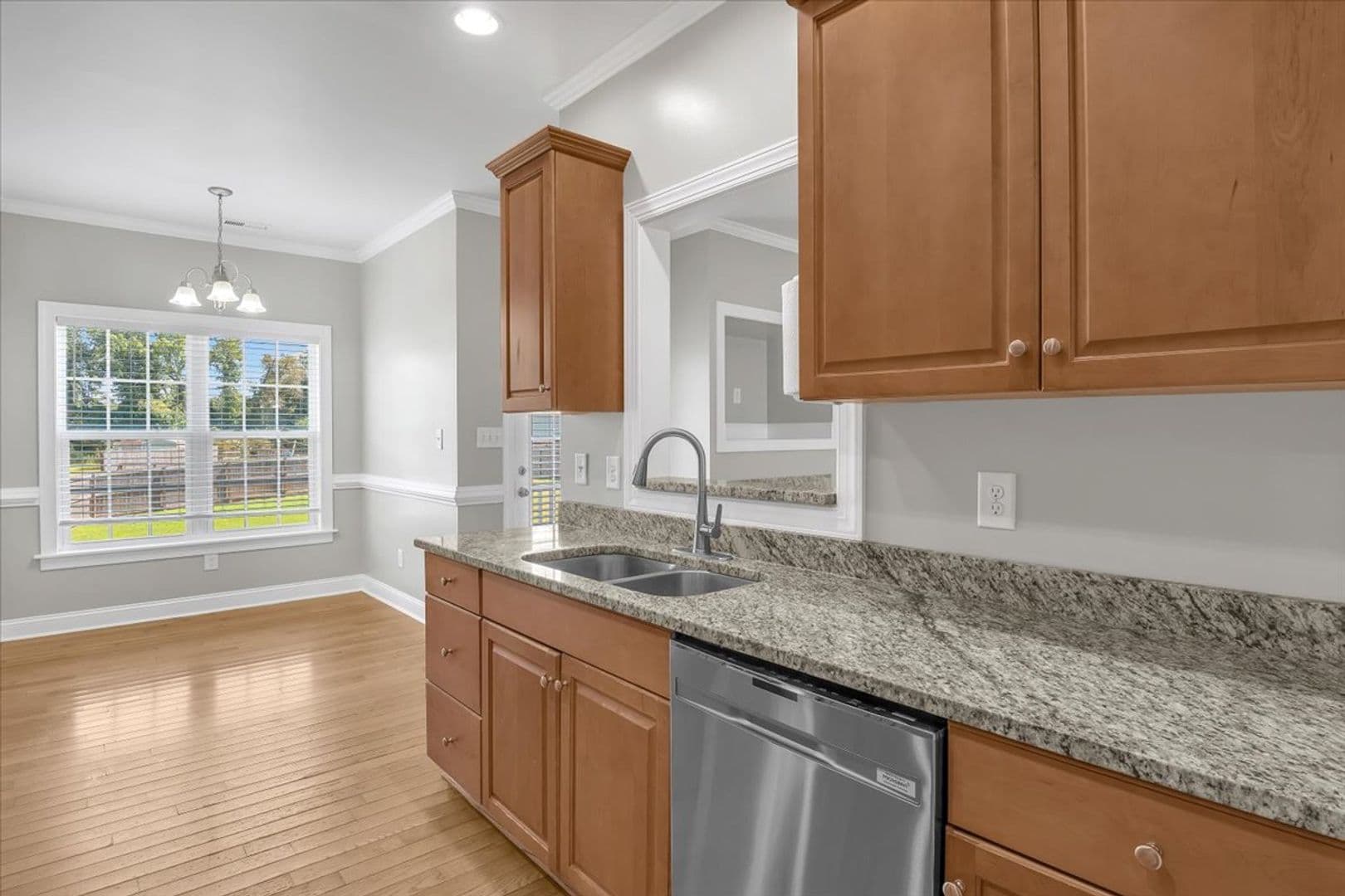 Jacksonville House: 164 Backfield Place