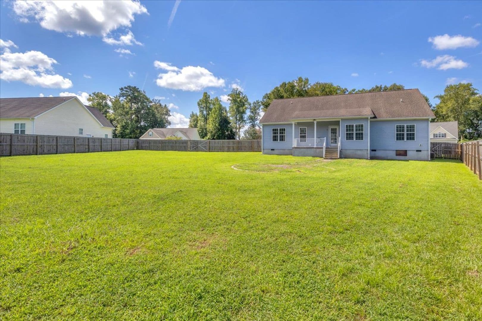 Jacksonville House: 164 Backfield Place