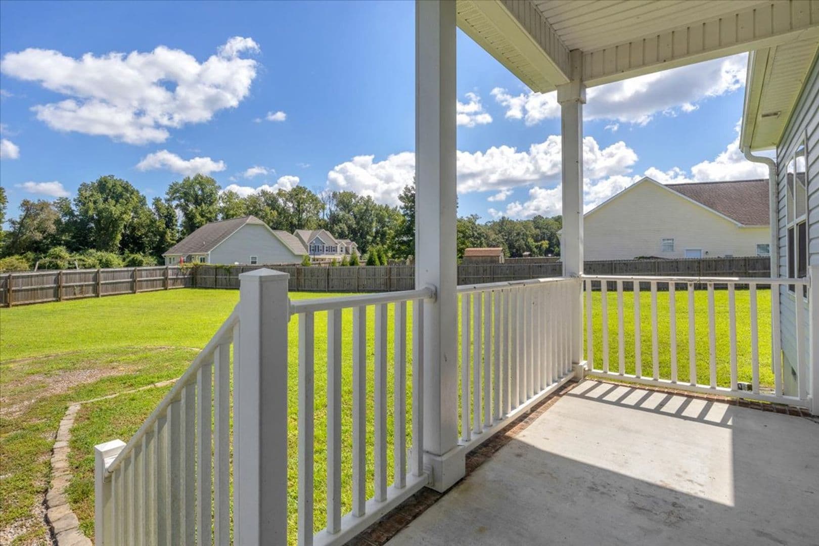 Jacksonville House: 164 Backfield Place