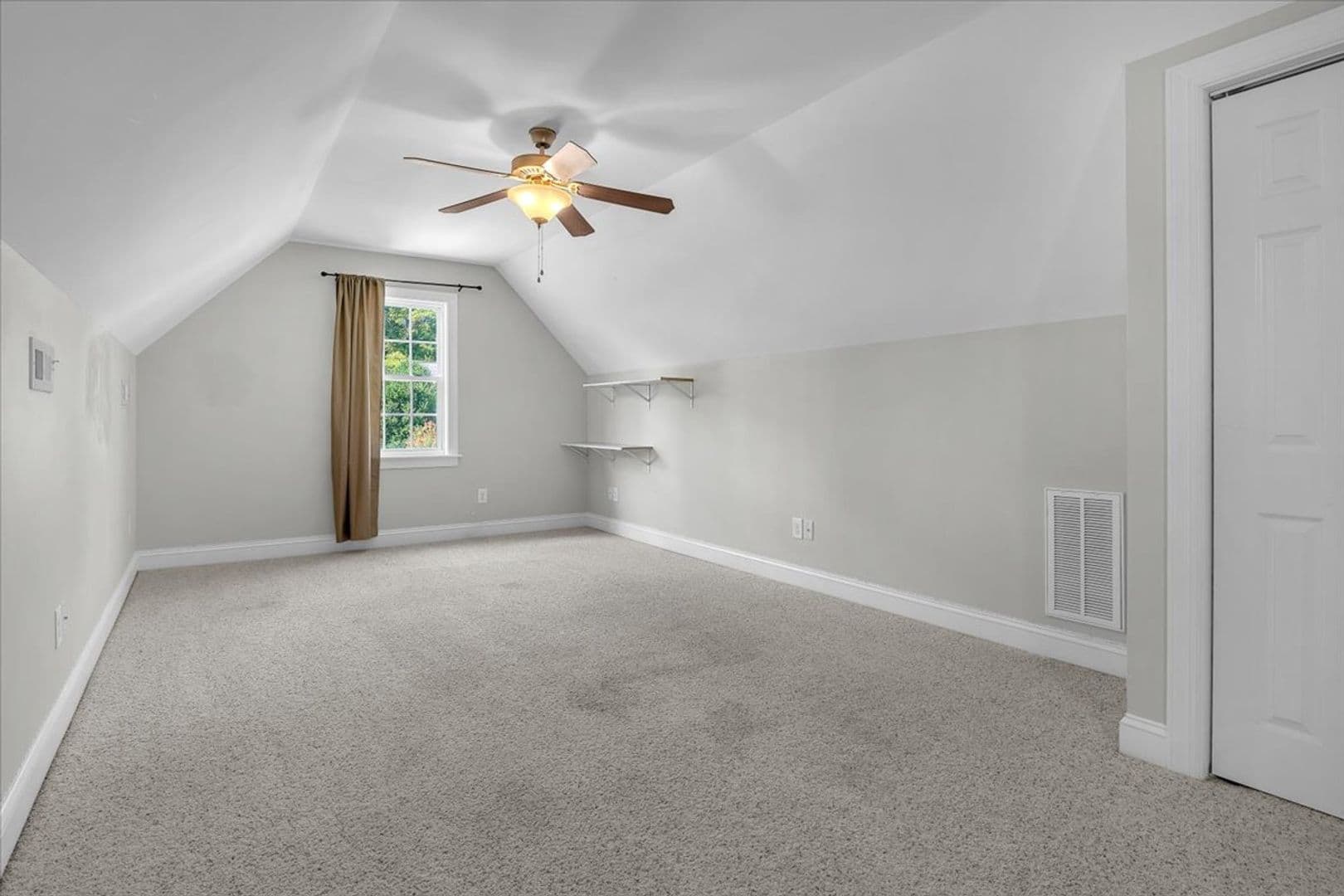 Jacksonville House: 164 Backfield Place